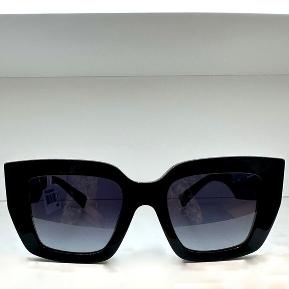 New MIU MIU Sunglasses Black Square 2025 Gold Metal Logo Women Authentic w/ Case - Picture 2 of 8